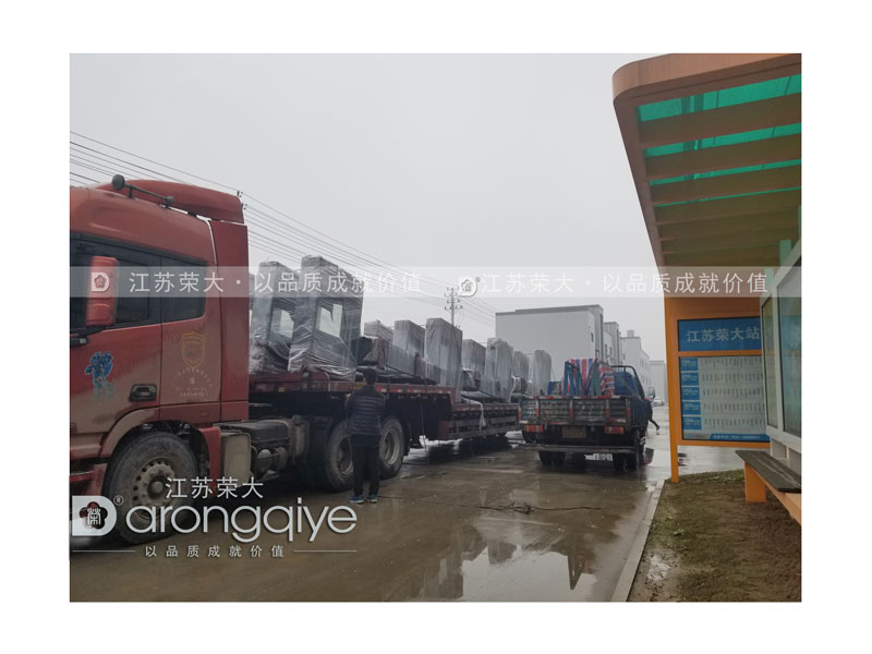 公交站牌 公交站牌