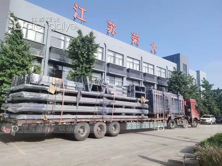 江蘇榮大智能公交站臺三車齊發配圖三