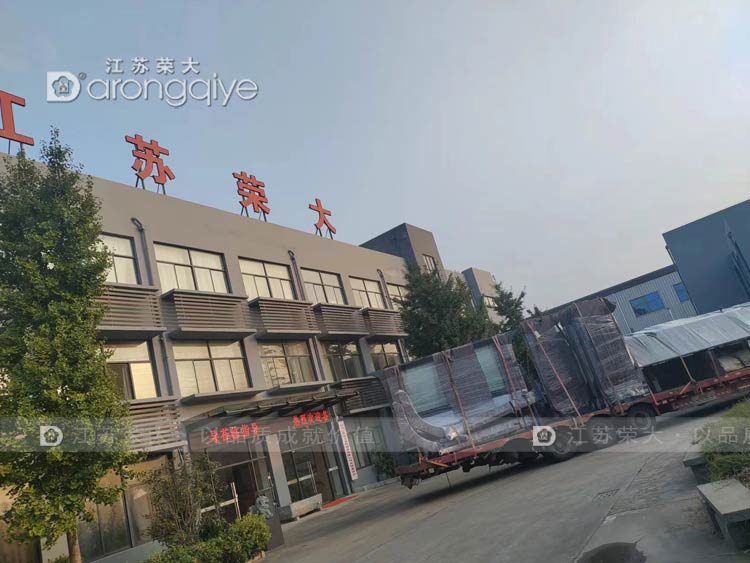 上海智能公交站臺第十批次發貨