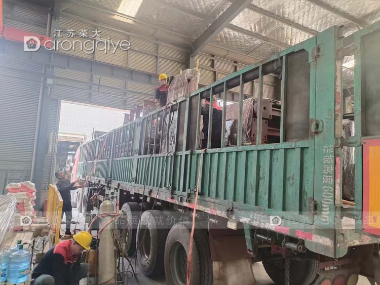 山東智慧公交站第七批裝車圖片 山東智慧公交站第七批裝車圖片