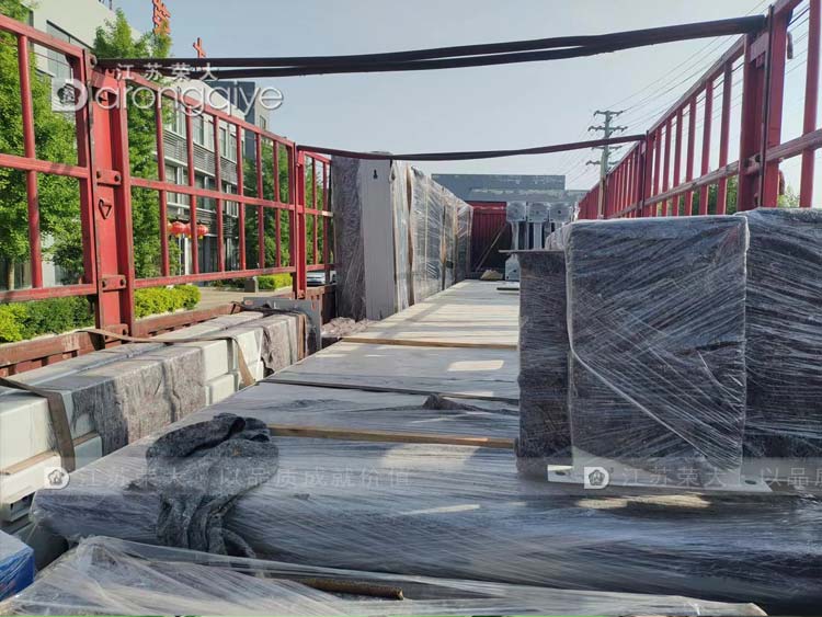 浙江智能公交站臺裝車圖片 浙江智能公交站臺裝車圖片