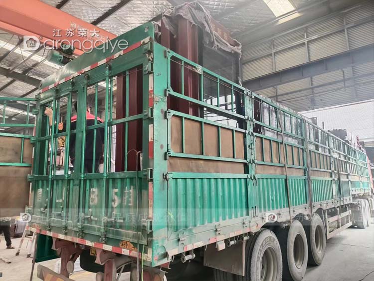 山東智慧公交站裝車圖 山東智慧公交站裝車圖