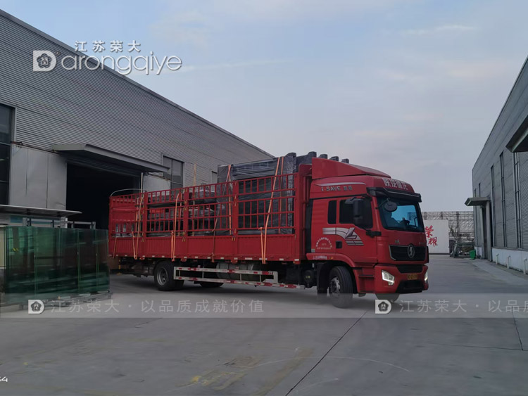 廣東不銹鋼公交站臺(tái)成功發(fā)貨圖一 廣東不銹鋼公交站臺(tái)成功發(fā)貨圖一